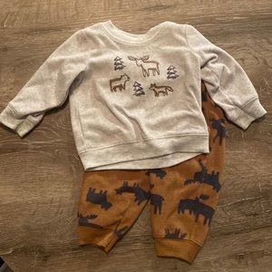 6-9 months, 2-piece outfit, Child of Mine made by Carter’s
